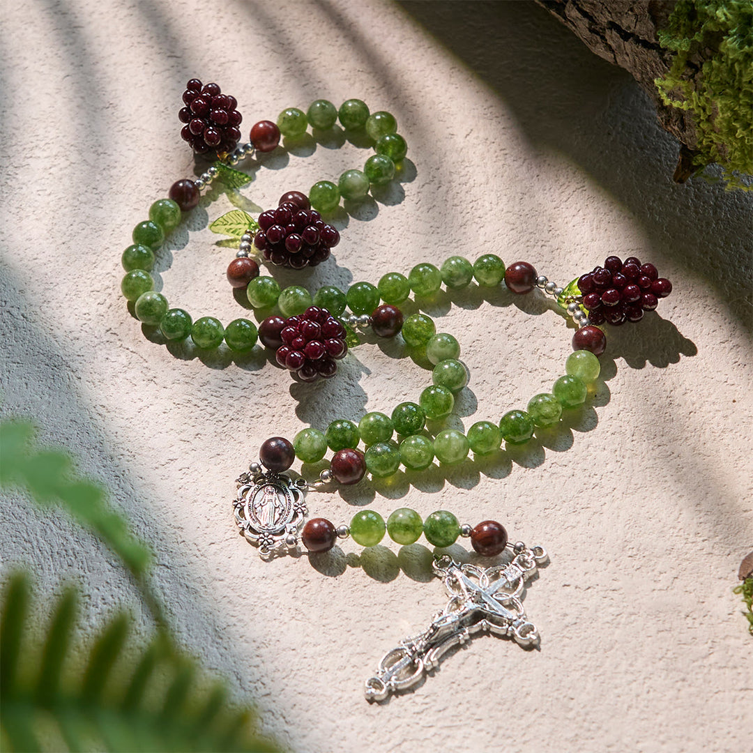 Rosario con perline d'uva verdi e viola Christianartworkshop ispirato a Cristo, la vera vite - image 5