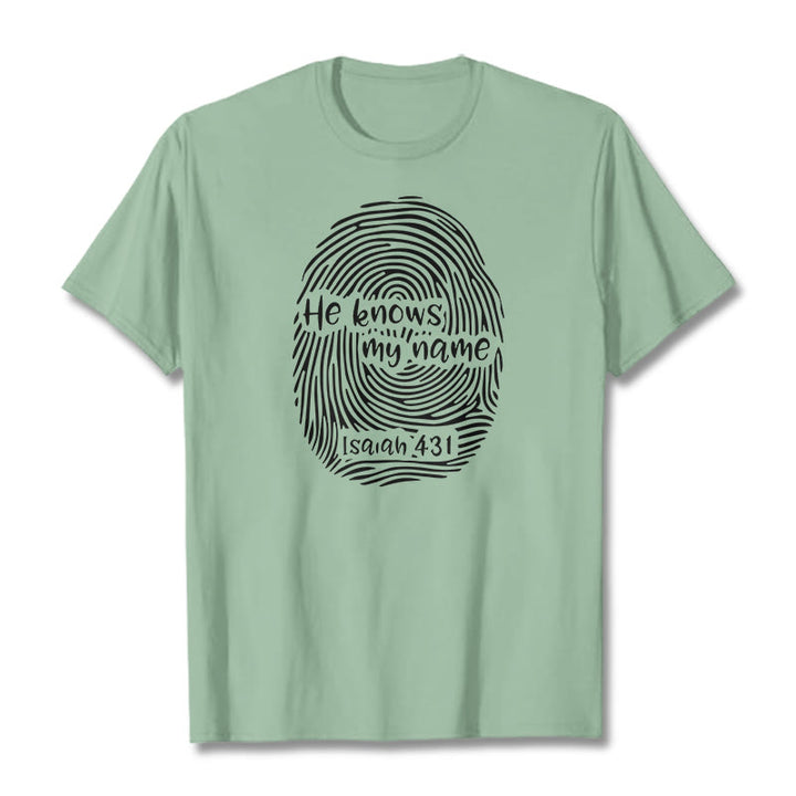 Christianartworkshop Lui conosce il mio nome, impronta digitale, versetto della Bibbia, maglietta unisex - Verde chiaro - 2XL - image 14