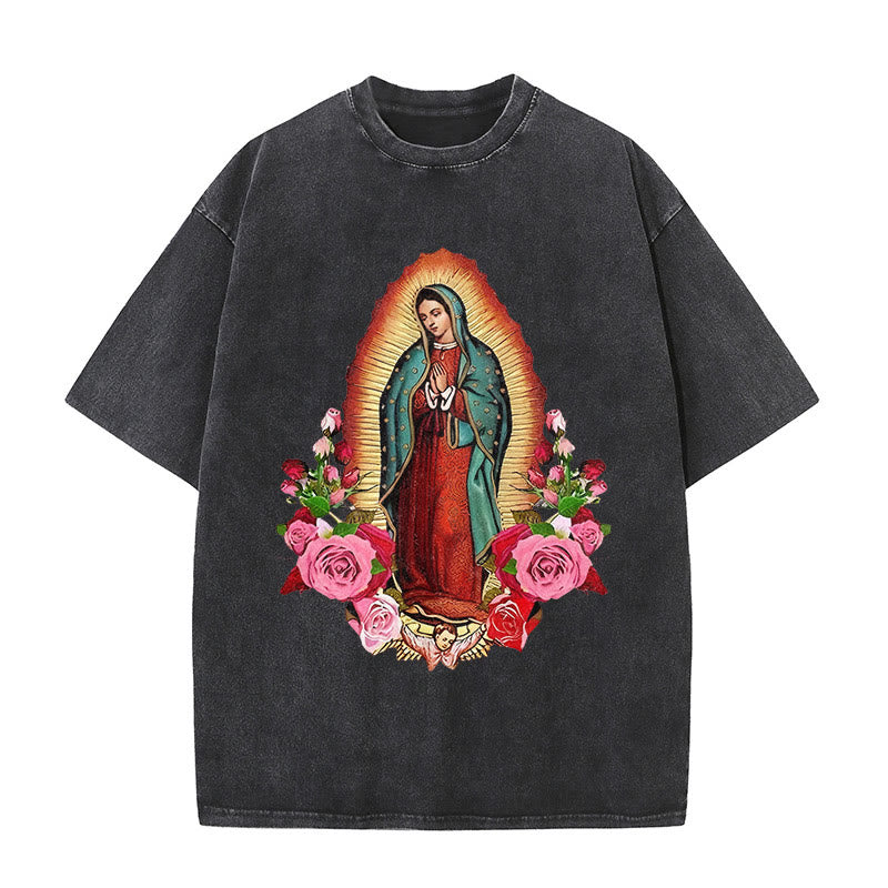 Christianartworkshop Maglietta unisex vintage lavata con motivo floreale di Nostra Signora di Guadalupe - Nero - 5XL - image 0