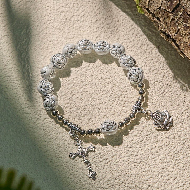 Christianartworkshop Delicato rosario devozionale con perline bianche e braccialetti con la Vergine Maria - image 12