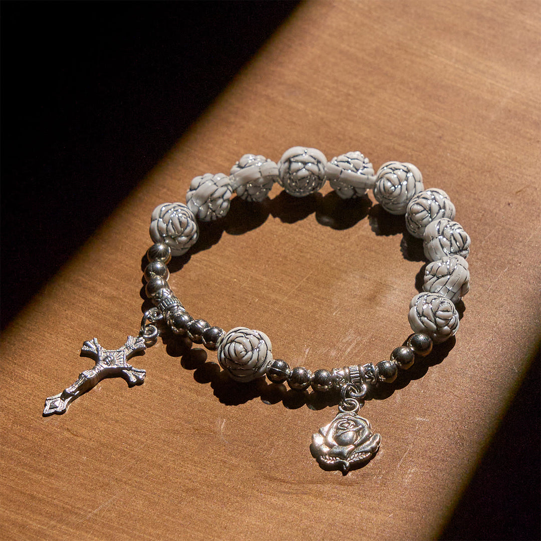 Christianartworkshop Delicato rosario devozionale con perline bianche e braccialetti con la Vergine Maria - image 11