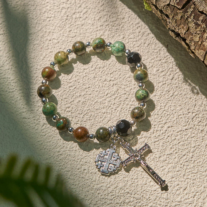 Braccialetti ispirati al rosario spirituale e terroso Christianartworkshop con crocifisso e croce di Gerusalemme - image 2