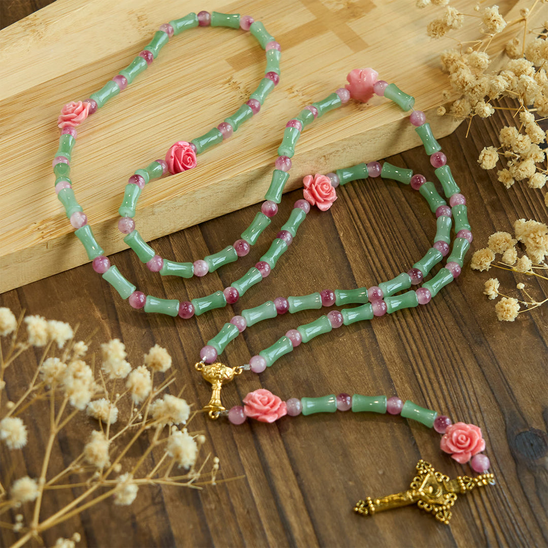Christianartworkshop Rosario in bambù pacifico e fiori rosa con crocifisso e calice sacro - image 5