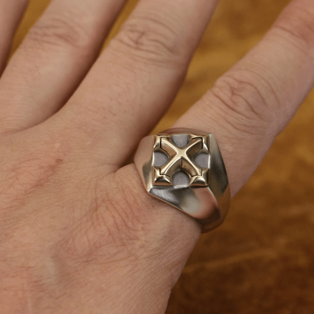 Anello con croce della fede in stile vintage Christianartworkshop in argento 925 per la devozione quotidiana - image 1