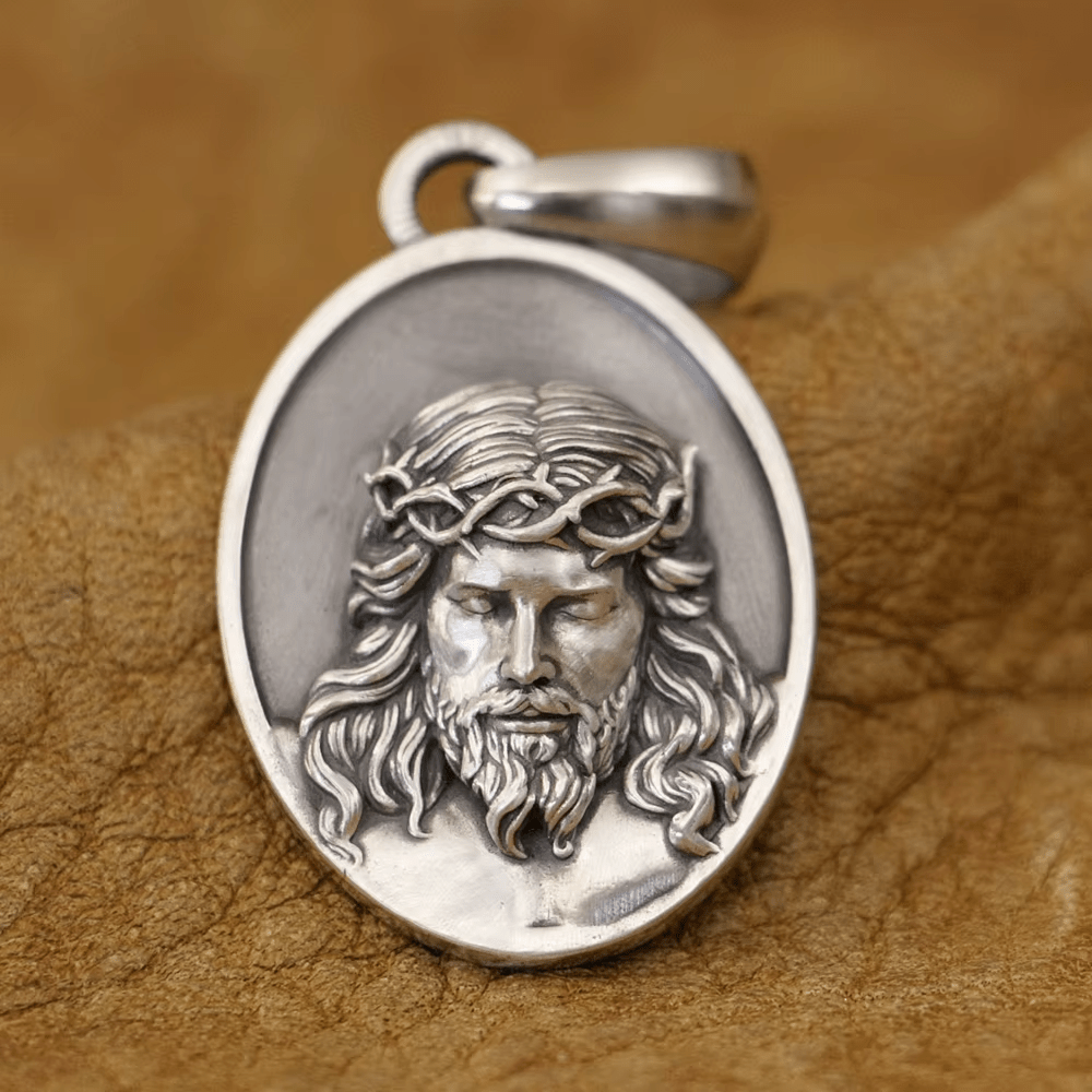 Collana con medaglia di Gesù con corona di spine in argento 925 Christianartworkshop : un ricordo del suo sacrificio - Gesù - image 0