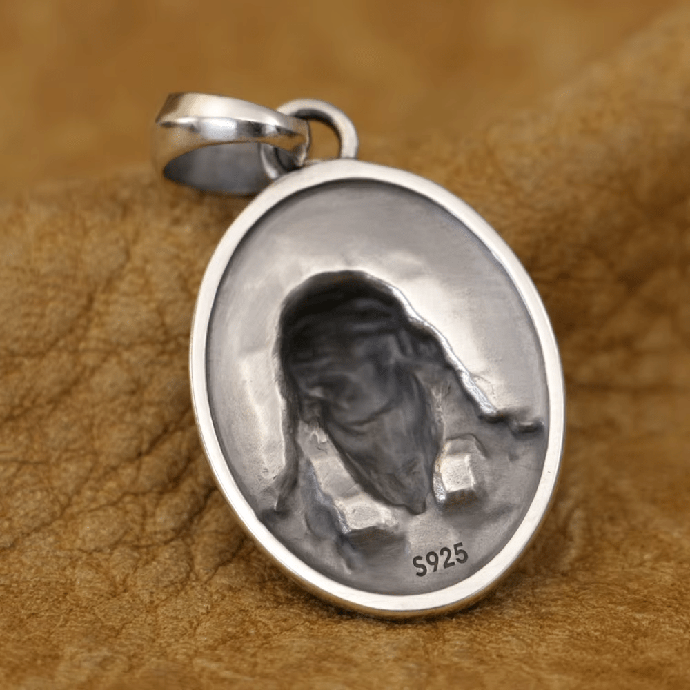 Collana con medaglia di Gesù con corona di spine in argento 925 Christianartworkshop : un ricordo del suo sacrificio - image 7