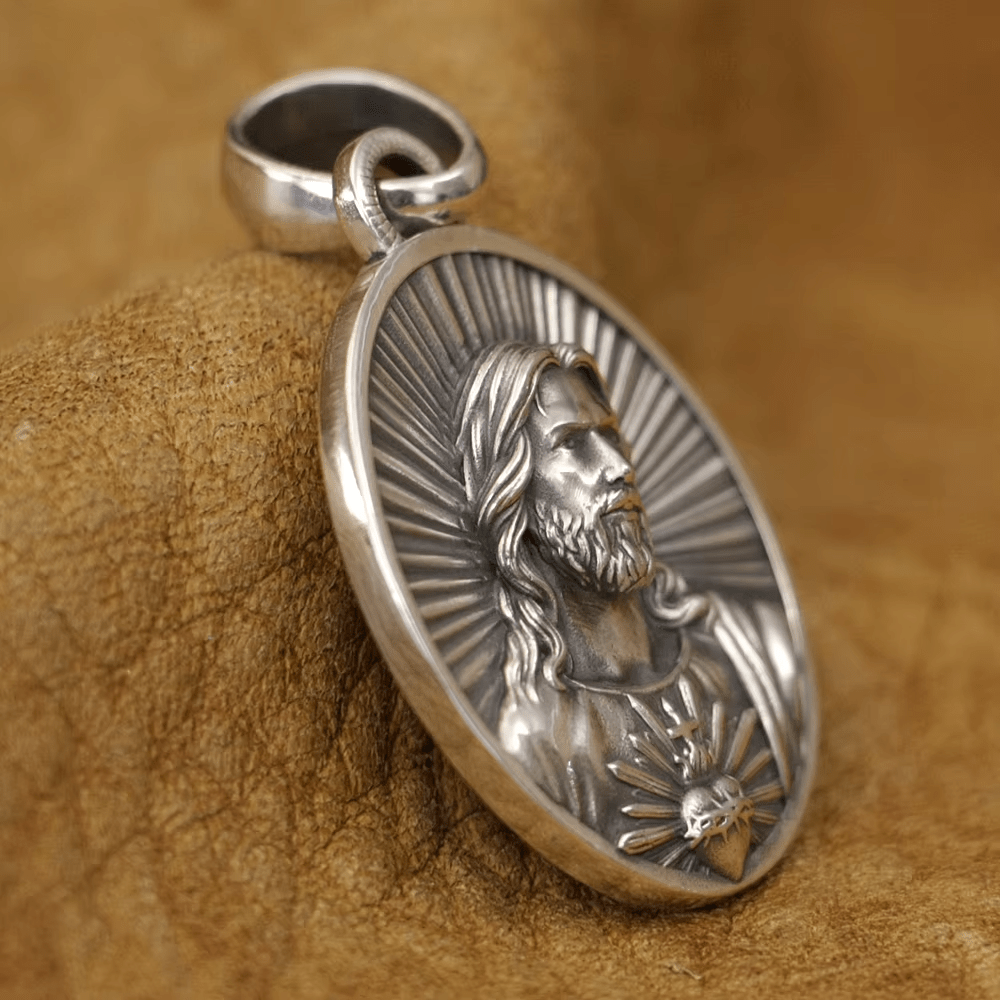 Collana del Sacro Cuore di Gesù con Radianza Divina Christianartworkshop realizzata in argento sterling - image 4