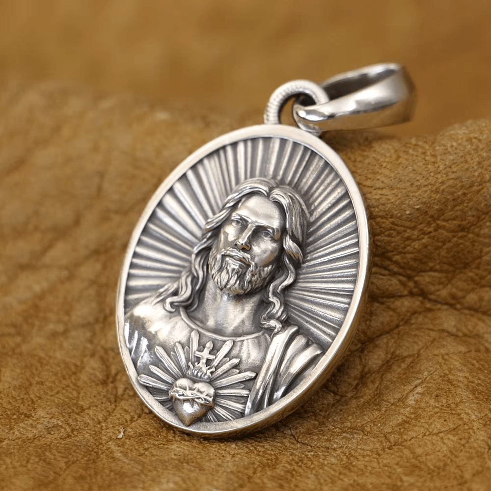 Collana del Sacro Cuore di Gesù con Radianza Divina Christianartworkshop realizzata in argento sterling - image 2