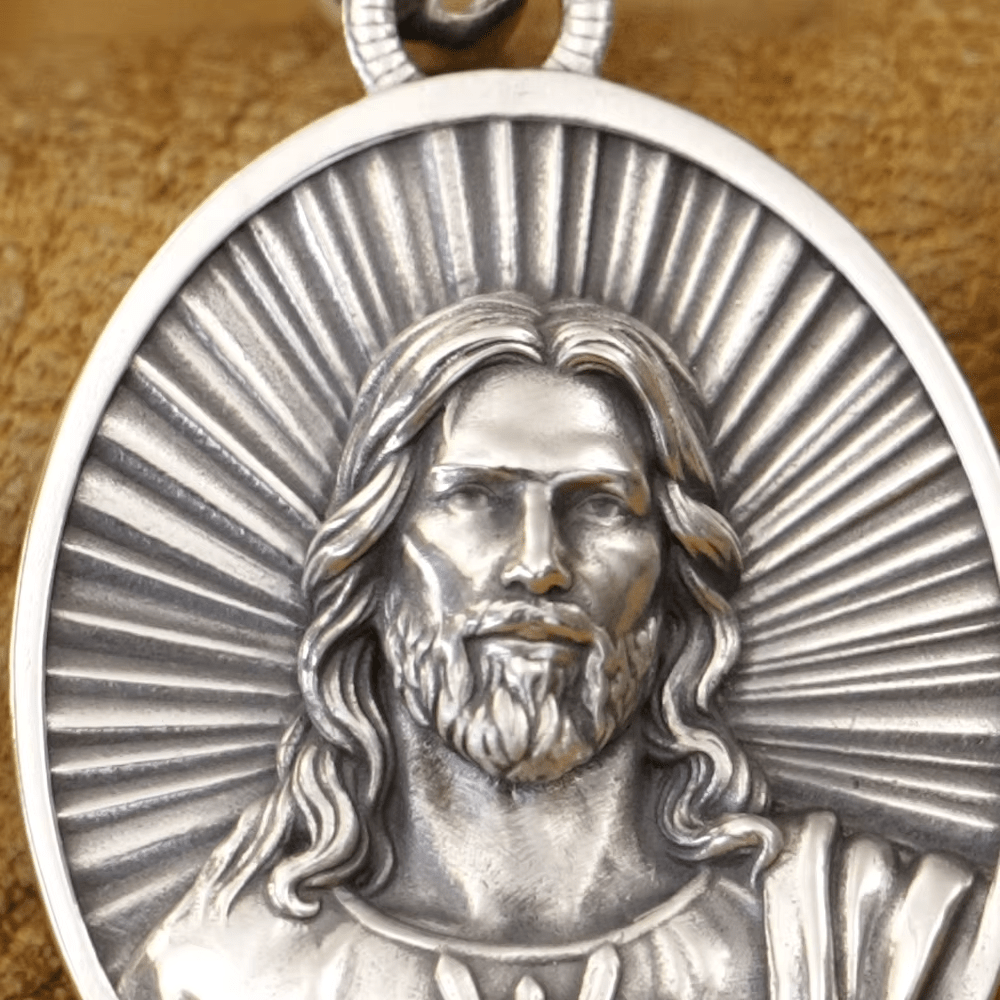 Collana del Sacro Cuore di Gesù con Radianza Divina Christianartworkshop realizzata in argento sterling - image 5
