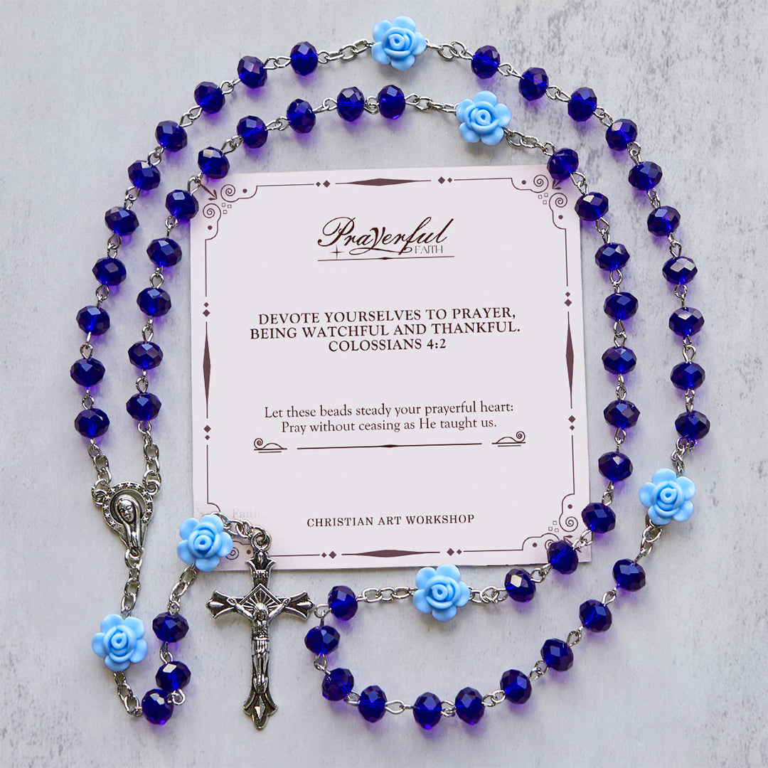 Christianartworkshop FEDE IN PREGHIERA: Rosario poliedrico multicolore con perline di rosa floreali e carta regalo - Blu - image 0