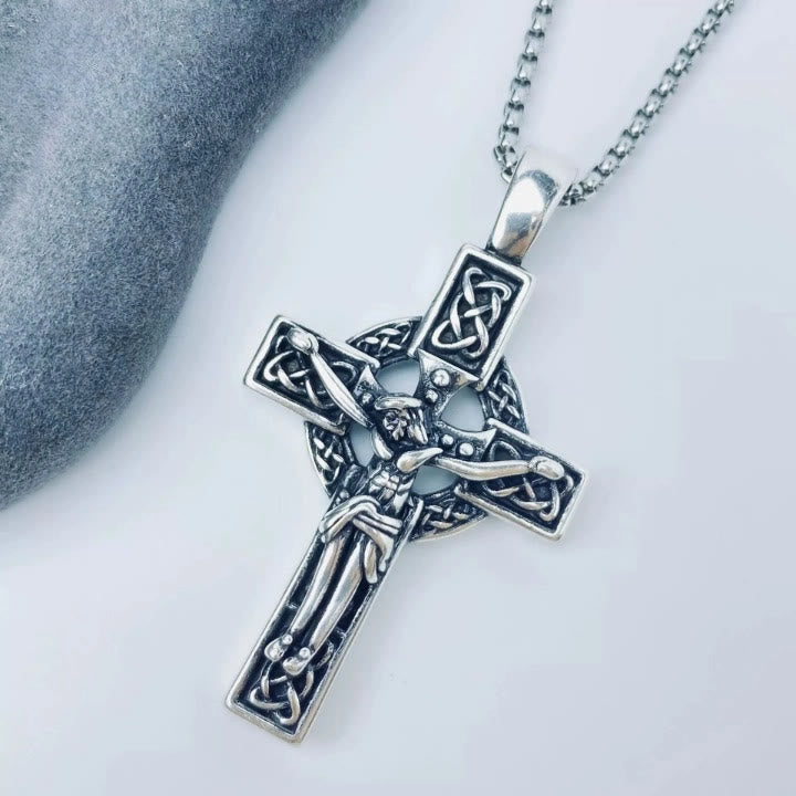Christianartworkshop Collana con ciondolo a forma di crocifisso con nodo celtico e fede eterna: Cristo sulla croce - image 2