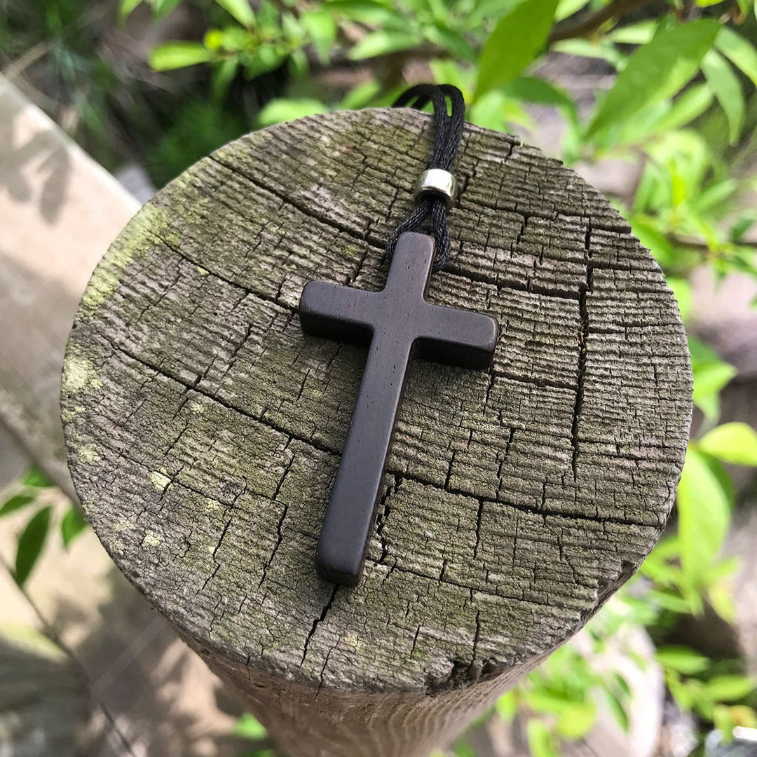 Collana classica con croce in ebano naturale Christianartworkshop : simbolo di fede puro e duraturo - image 6