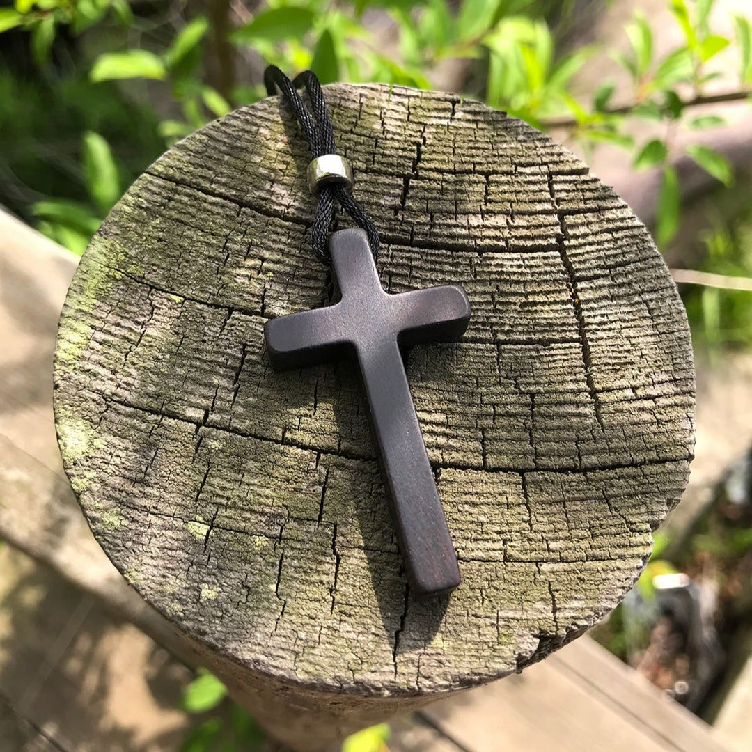 Collana classica con croce in ebano naturale Christianartworkshop : simbolo di fede puro e duraturo - image 5