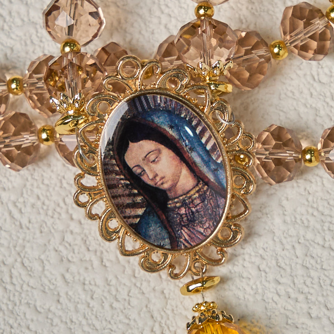 Rosario con perle di ambra scintillanti Christianartworkshop con graziosa medaglia della Madonna di Guadalupe - image 7