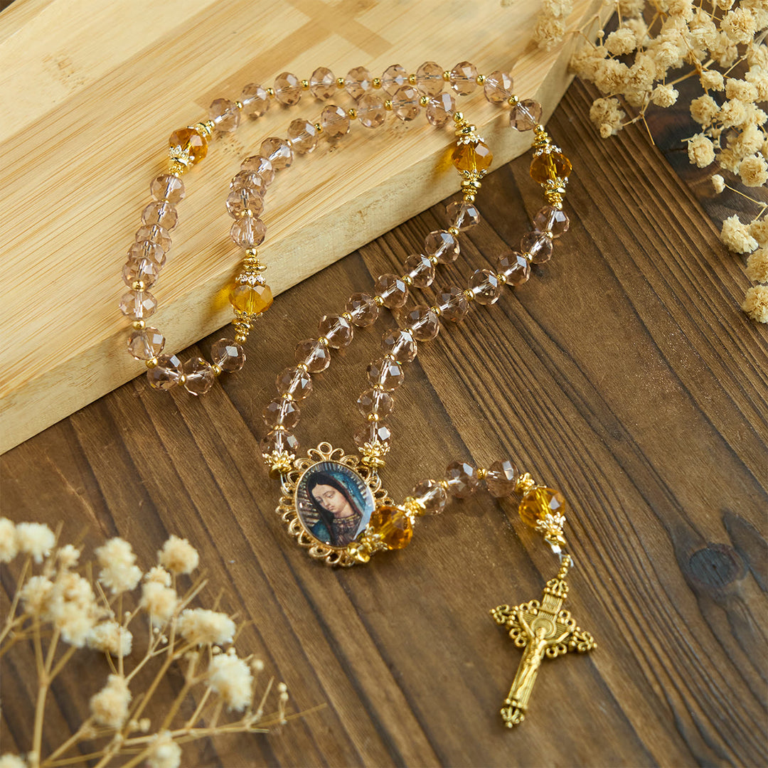 Rosario con perle di ambra scintillanti Christianartworkshop con graziosa medaglia della Madonna di Guadalupe - image 5