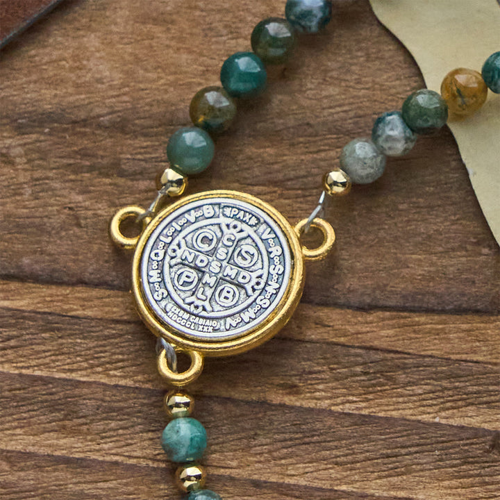 Braccialetti rosario fatti a mano nei toni della terra con croce e ciondolo di San Benedetto Christianartworkshop - image 6