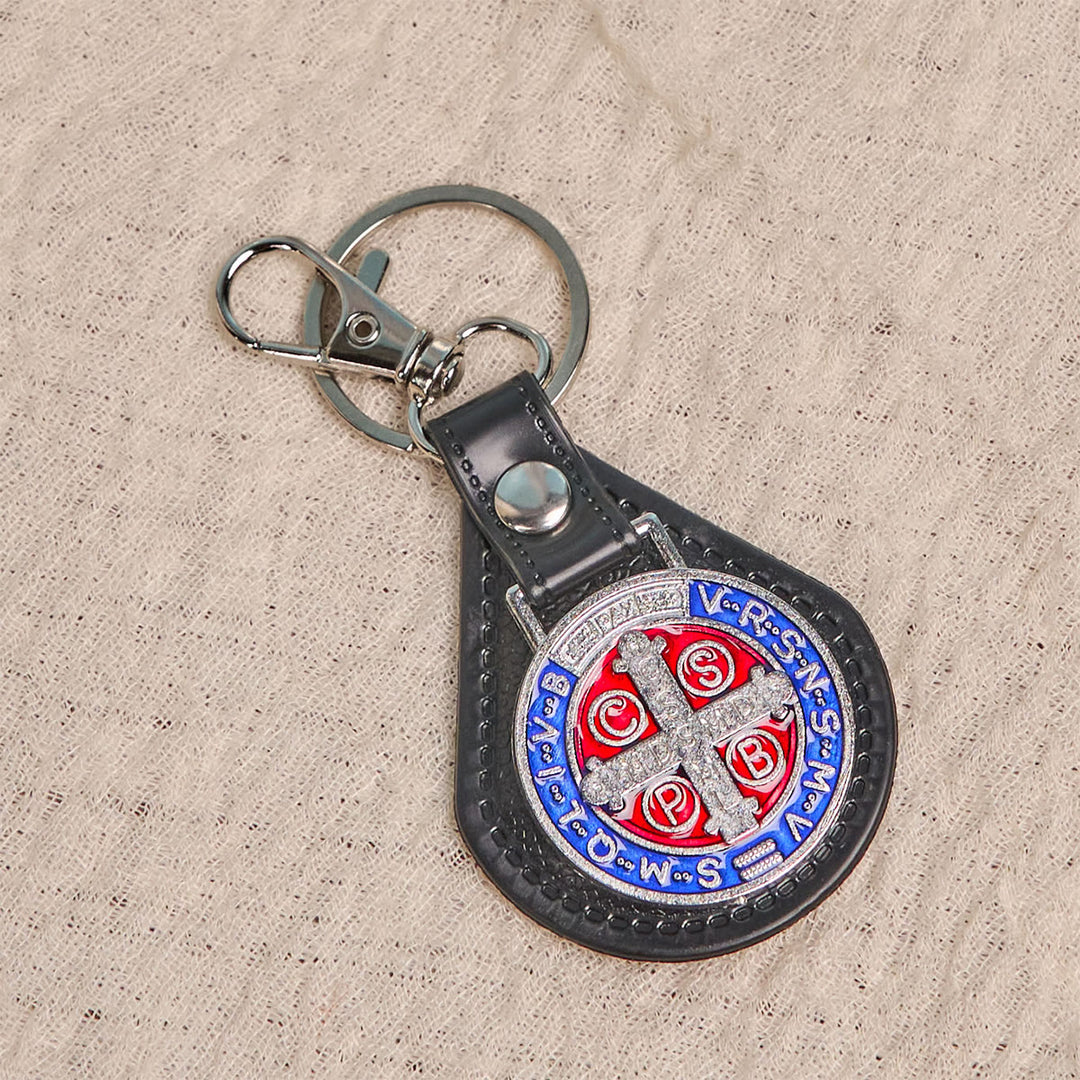 Christianartworkshop Portachiavi in ​​pelle con croce di San Benedetto per la protezione spirituale quotidiana - image 2