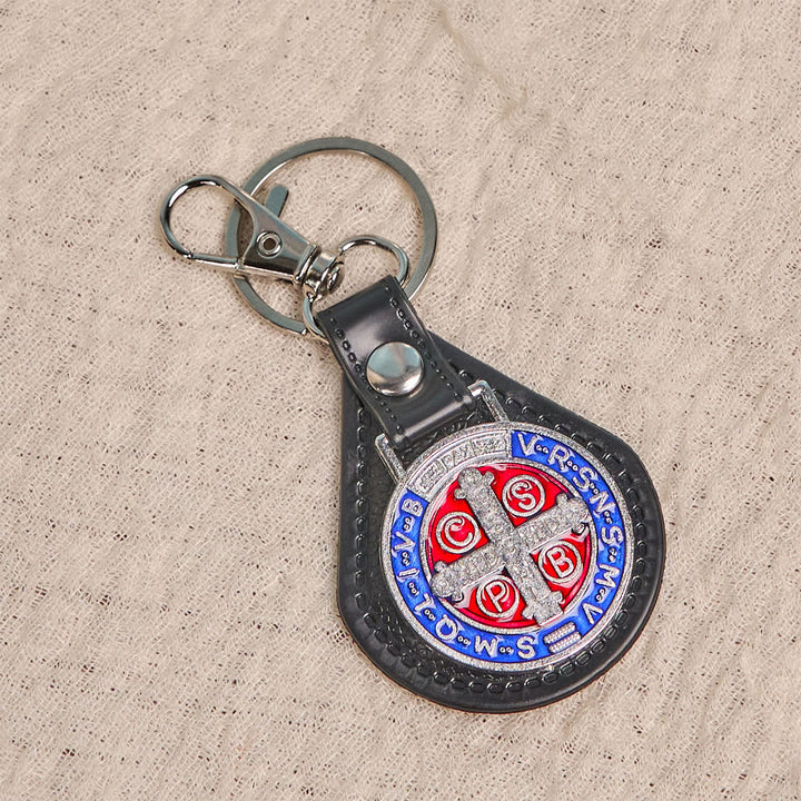 Christianartworkshop Portachiavi in ​​pelle con croce di San Benedetto per la protezione spirituale quotidiana - image 2