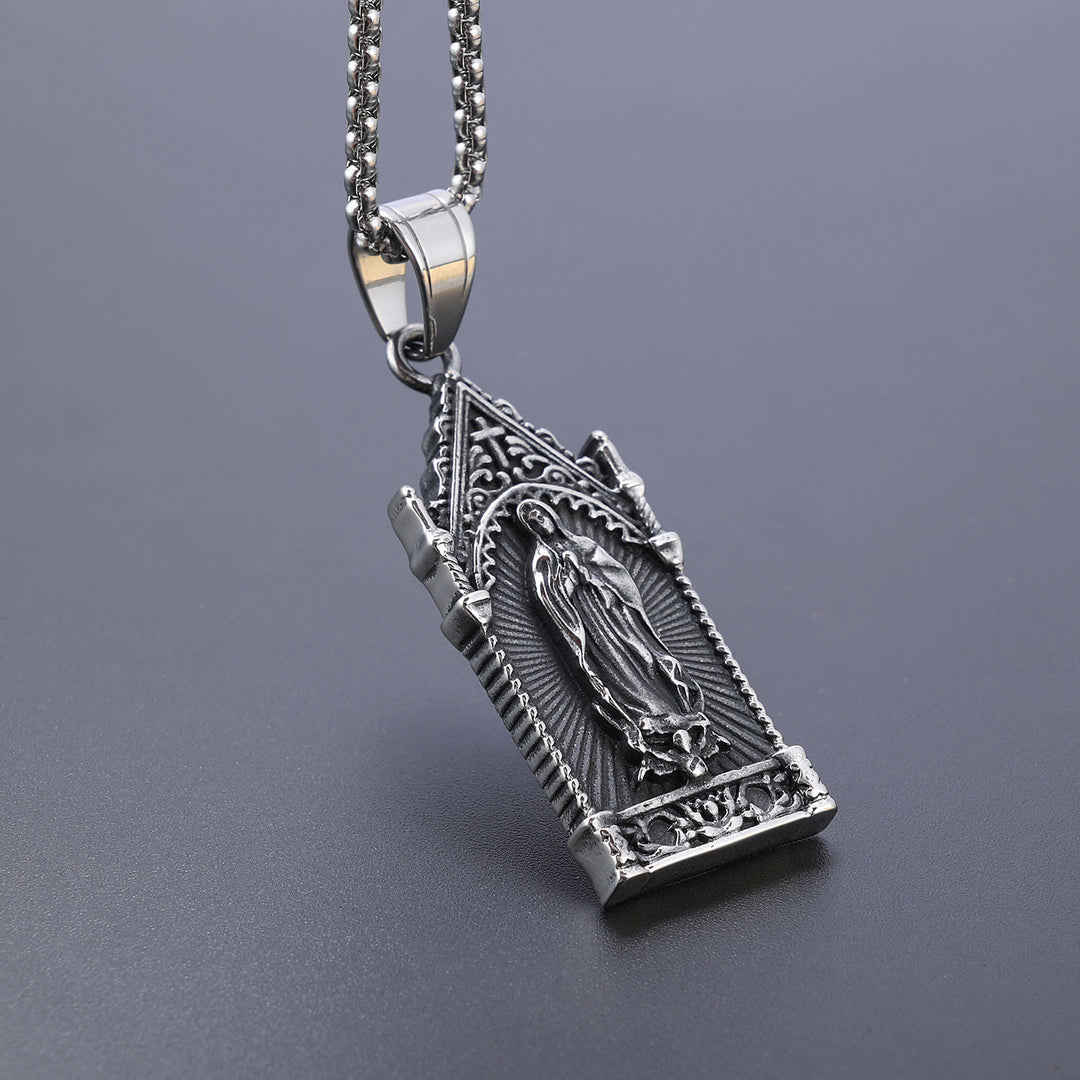 Christianartworkshop Collana antica in argento raffigurante la Vergine Maria con cornice gotica a cattedrale - image 2