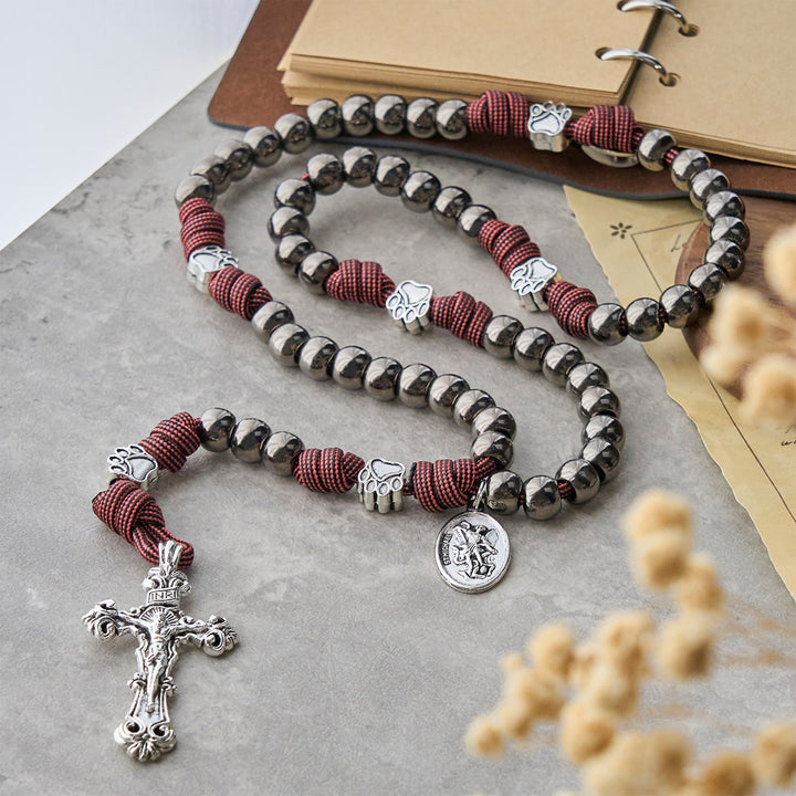 Rosario in paracord con perline color bronzo robusto Christianartworkshop, ciondoli a forma di zampa e San Michele - image 2