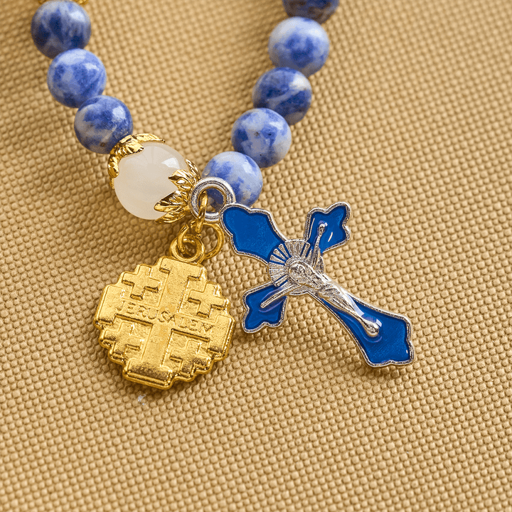 Bracciale rosario artigianale elastico in pietra blu da 4 mm con crocifisso e croce di Gerusalemme Christianartworkshop - image 6