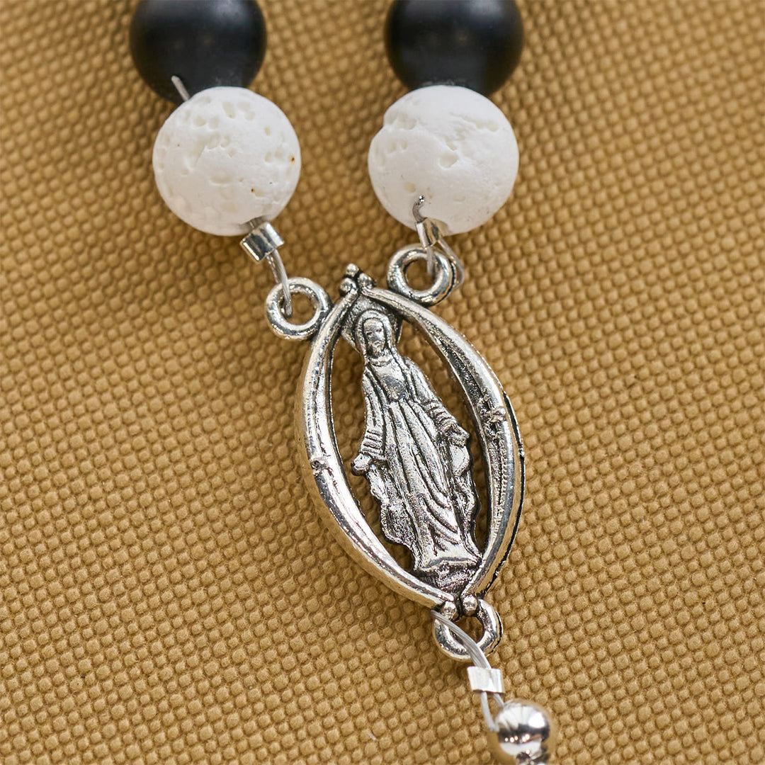 Christianartworkshop Braccialetto con ciondolo a forma di gatto e mucca in pietra lavica nera e bianca opaca e rosario con animali  - image 7