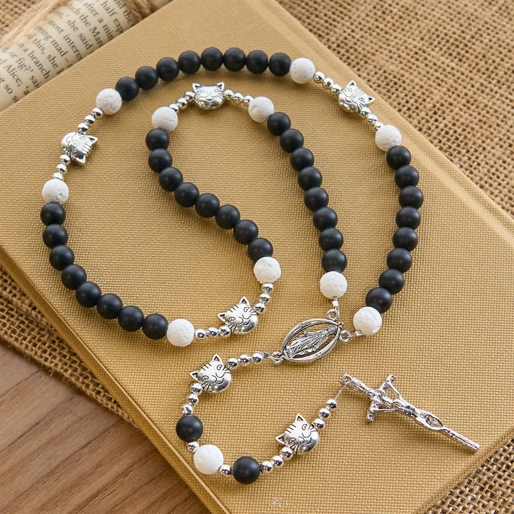 Christianartworkshop Braccialetto con ciondolo a forma di gatto e mucca in pietra lavica nera e bianca opaca e rosario con animali  - image 1