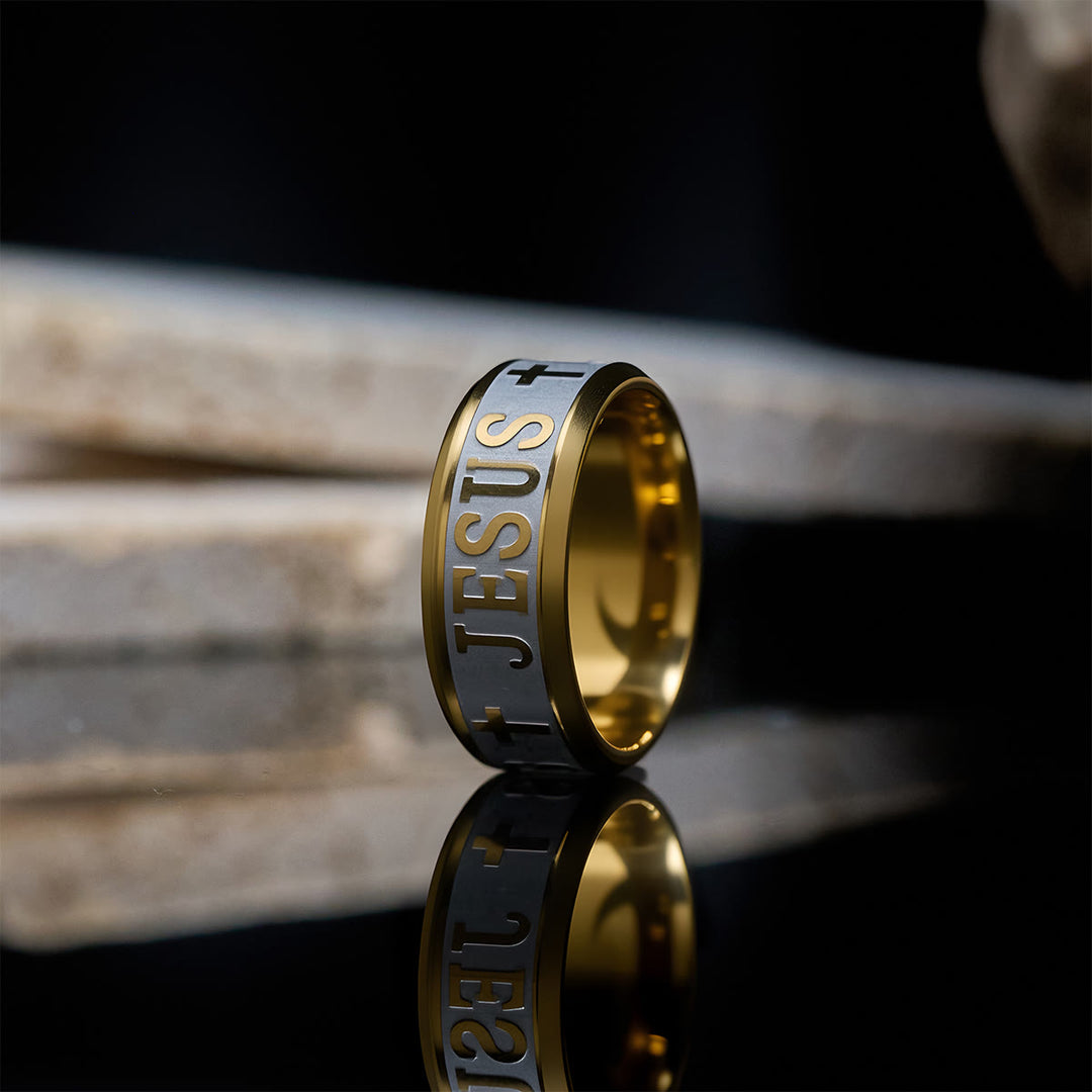 Christianartworkshop Anello in acciaio al titanio con incisione laser "GESÙ" - D'oro - US 13 - image 0