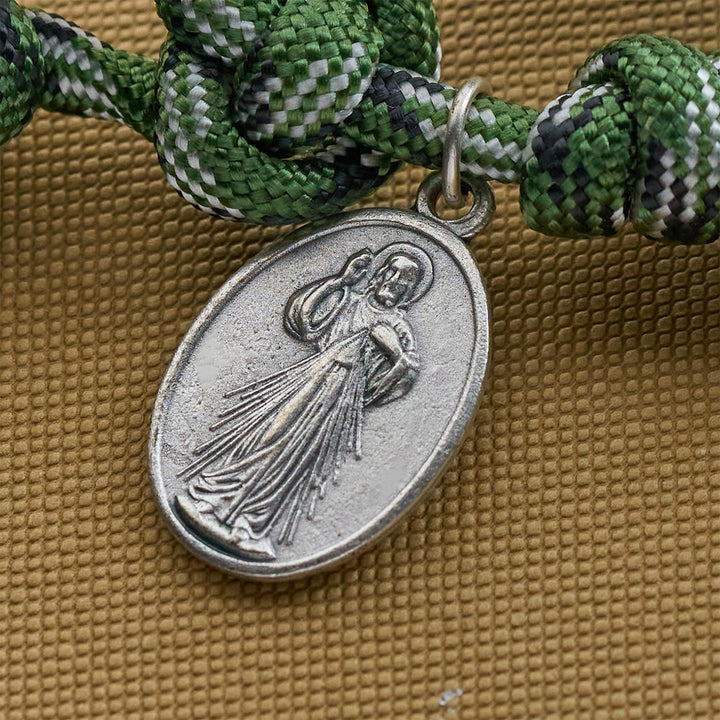 Rosario di benedizione in robusto paracord Christianartworkshop : Protetti dallo Spirito Santo e dalla Divina Misericordia - image 7