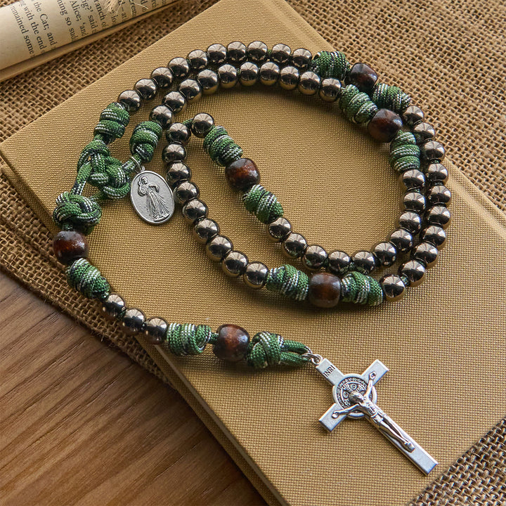 Rosario di benedizione in robusto paracord Christianartworkshop : Protetti dallo Spirito Santo e dalla Divina Misericordia - Rosario di benedizione in paracord - image 0