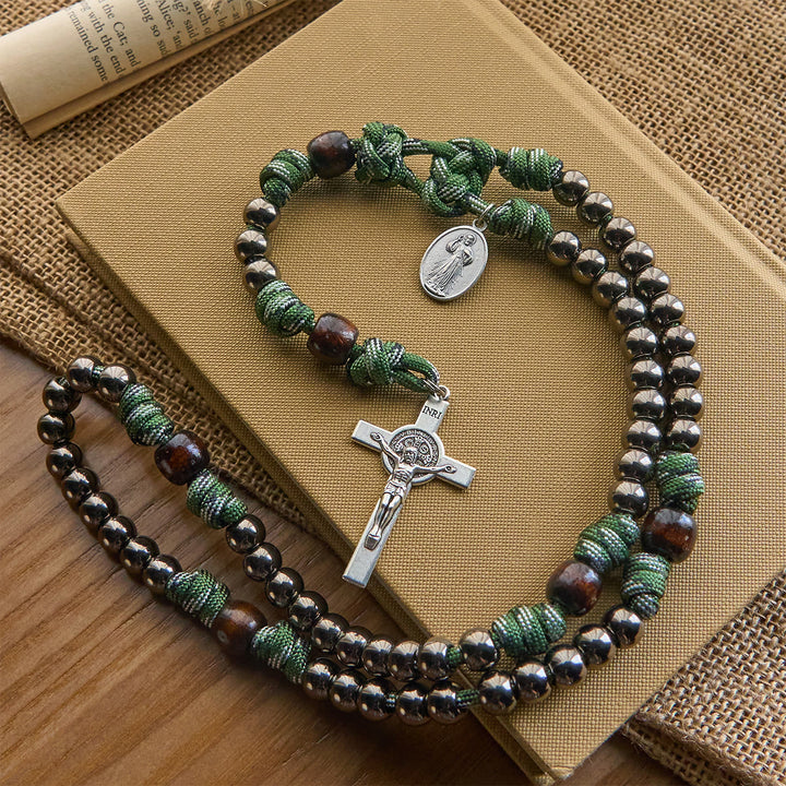 Rosario di benedizione in robusto paracord Christianartworkshop : Protetti dallo Spirito Santo e dalla Divina Misericordia - image 1