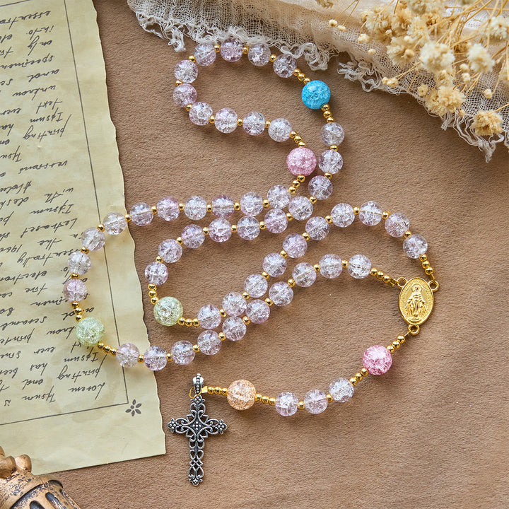 Rosario con perline di vetro craquelé da 8 mm, luce arcobaleno Christianartworkshop , con Madonna e croce - image 3
