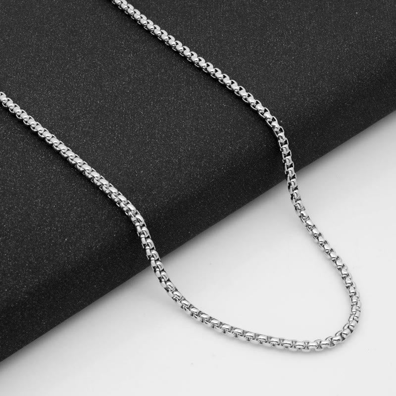 Collana classica con croce in argento sterling lucido Christianartworkshop : un emblema di devozione sottile ma sacro - image 4