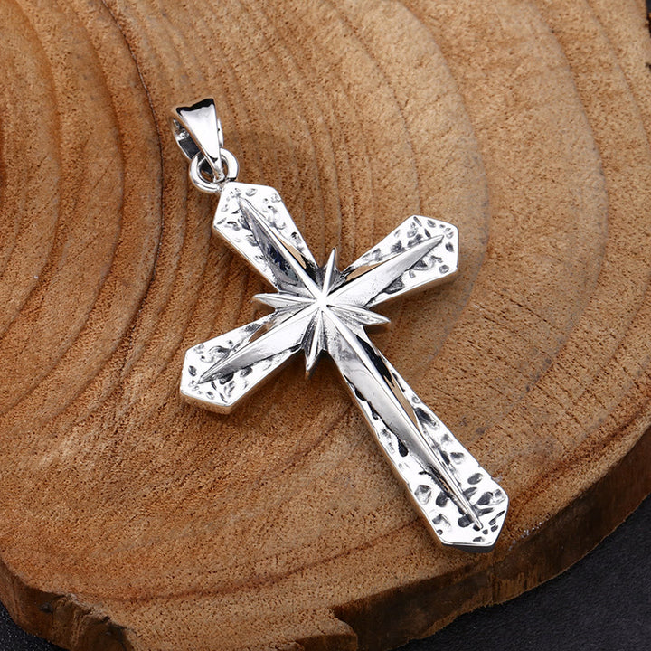 Collana classica con croce in argento sterling lucido Christianartworkshop : un emblema di devozione sottile ma sacro - image 2
