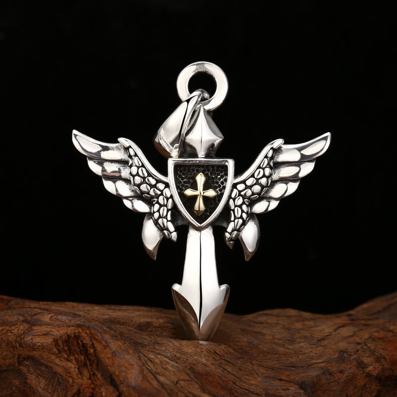 Christianartworkshop Ciondolo artistico a forma di croce in argento alata con dettaglio scudo: una miscela unica di arte e fede - Argento Sterling 925 - image 0
