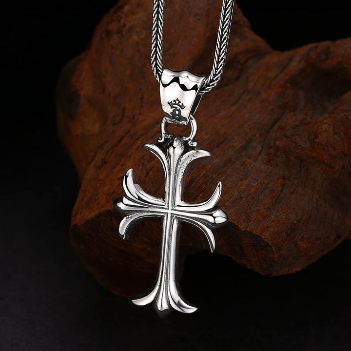 Ciondolo a forma di croce in argento sterling classico Christianartworkshop : un accessorio senza tempo per un ornamento fedele - image 3