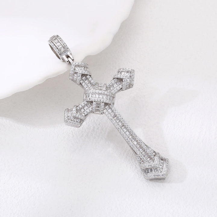 Christianartworkshop Ciondolo a croce in argento tempestato di diamanti artistici: una fusione unica di eleganza e fede - Argento Sterling 925 - image 0