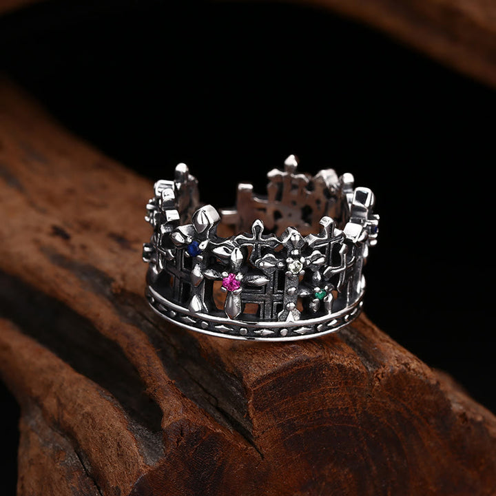 Christianartworkshop Anello con croce in argento con corona e zircone ispirato al gotico: un'audace espressione di riverenza spirituale - image 1
