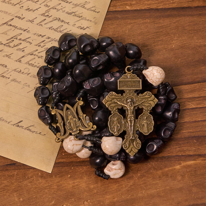 Christianartworkshop Luce sulle tenebre - Crocifisso del perdono della misericordia con rosario di preghiera con grani di teschio nero - image 5