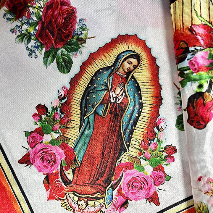 Christianartworkshop Bandana in seta con motivo della Madonna realizzata a mano: un emblema di devozione senza tempo - image 3