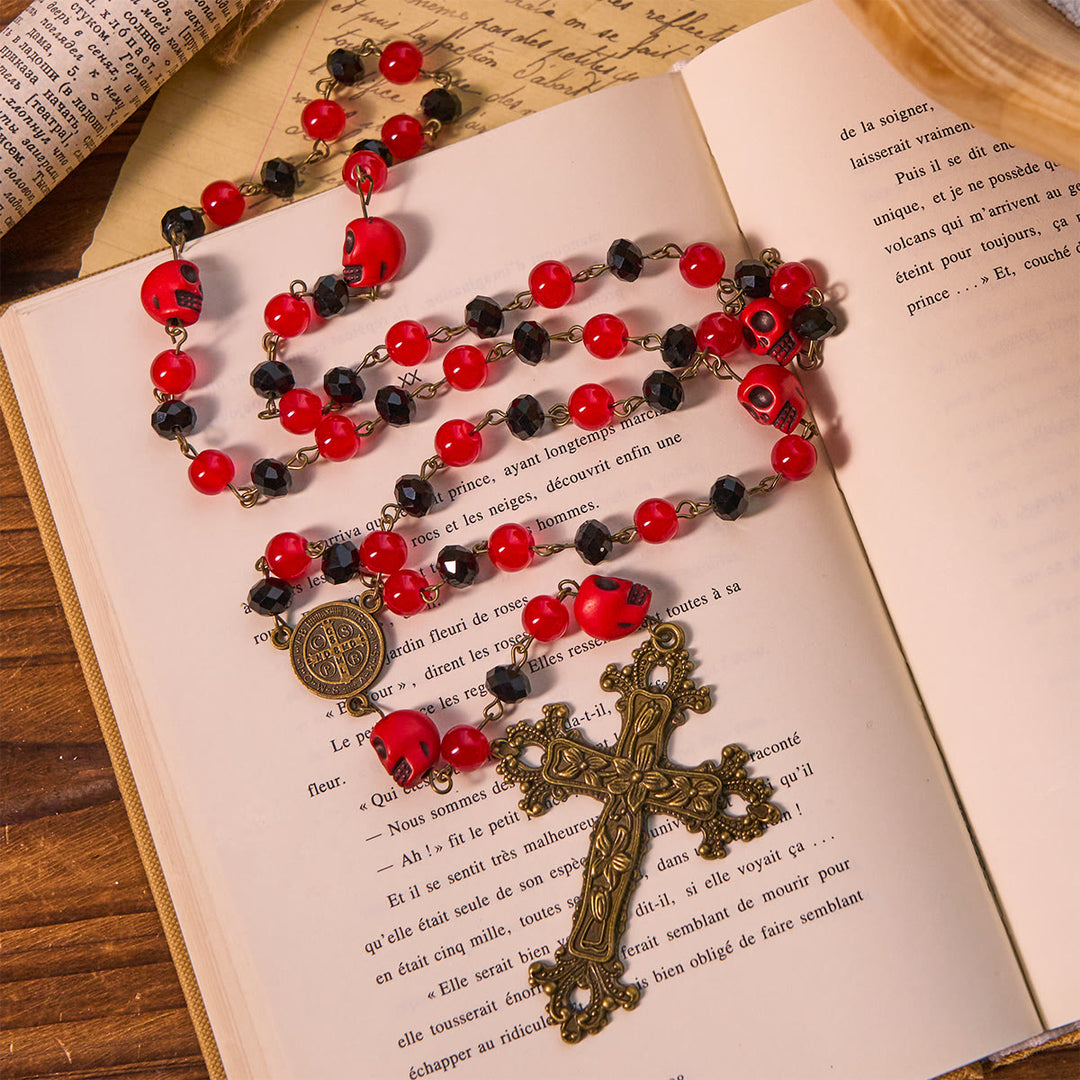 Rosario gotico elegante Christianartworkshop con dettagli a forma di teschio rosso e croce floreale decorata - Rosario del Teschio Rosso - image 0