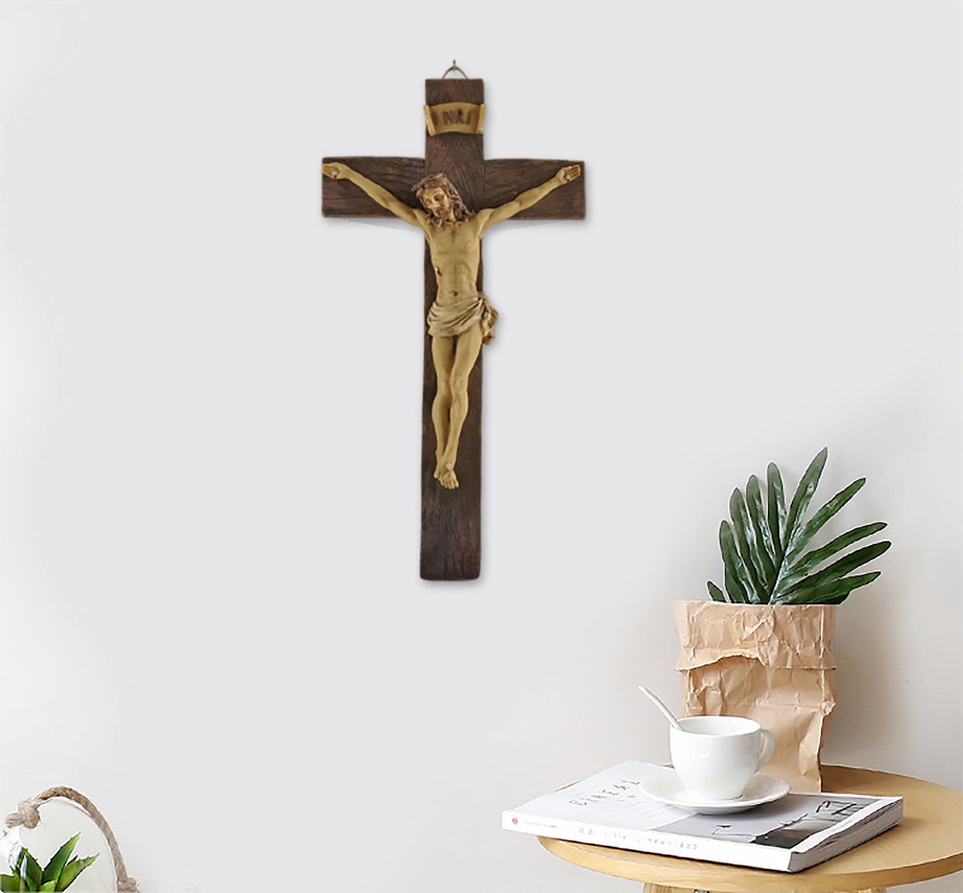 Christianartworkshop INRI - Crocifisso in resina con iscrizione: un profondo emblema di riverenza - image 4