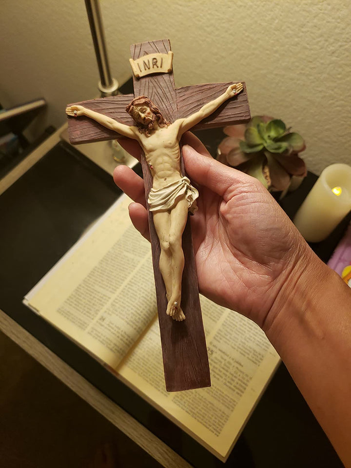 Christianartworkshop INRI - Crocifisso in resina con iscrizione: un profondo emblema di riverenza - image 1