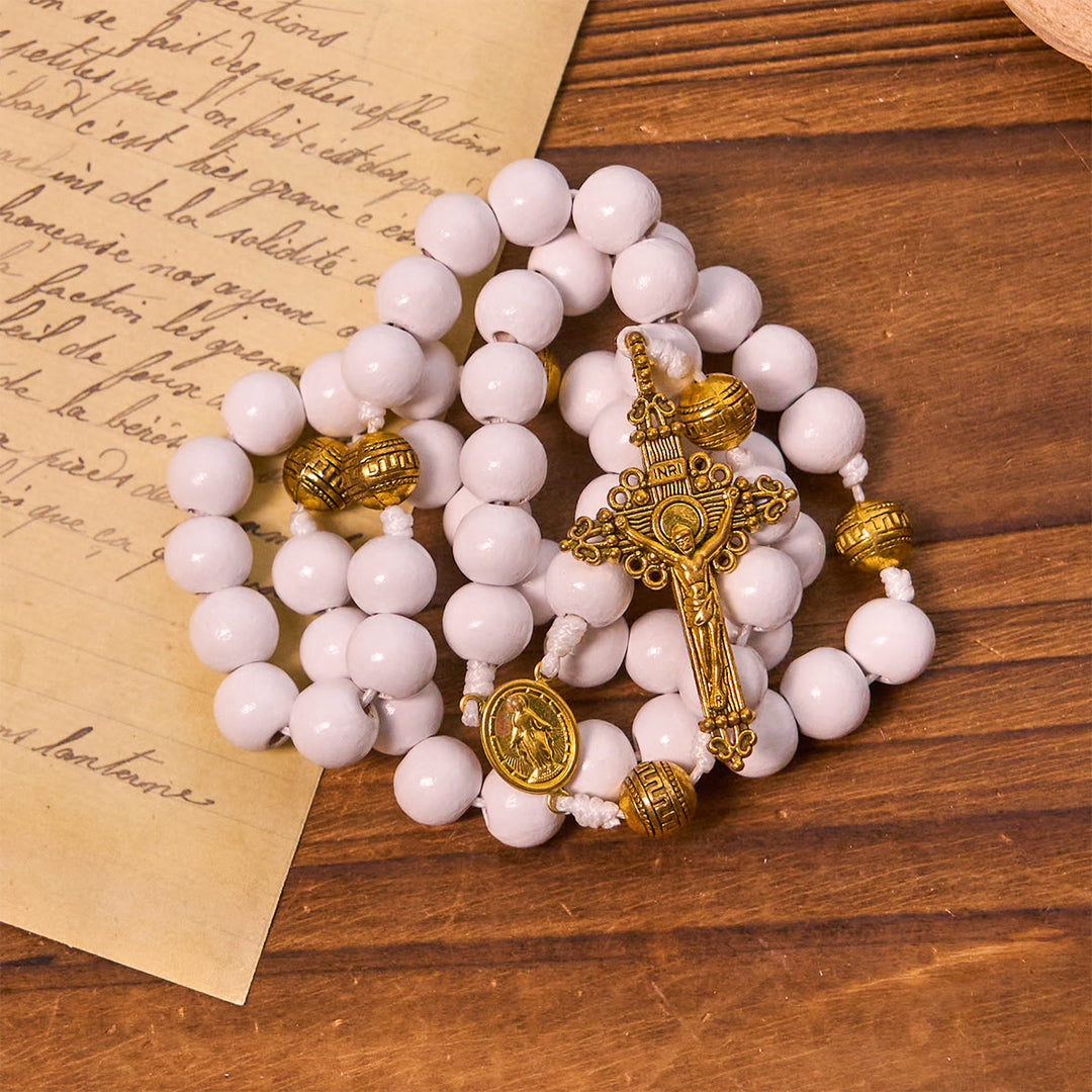 Christianartworkshop Elegante rosario con perline bianche, crocifisso dorato e medaglia della Madonna - image 5
