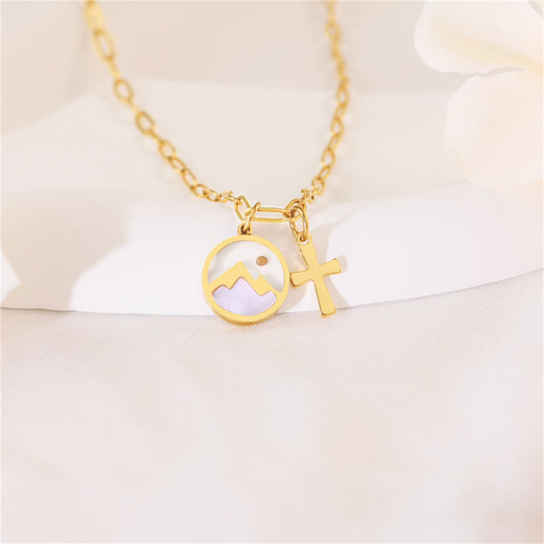 Collana con ciondolo a forma di croce dorata, montagna e seme di senape Christianartworkshop : la fede incontra la natura - D'oro - image 0