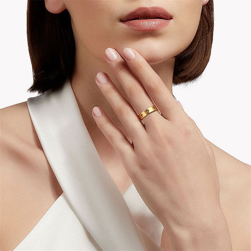 Christianartworkshop Anello con fascia a croce ritagliata: gioielli religiosi in acciaio inossidabile bicolore - image 1