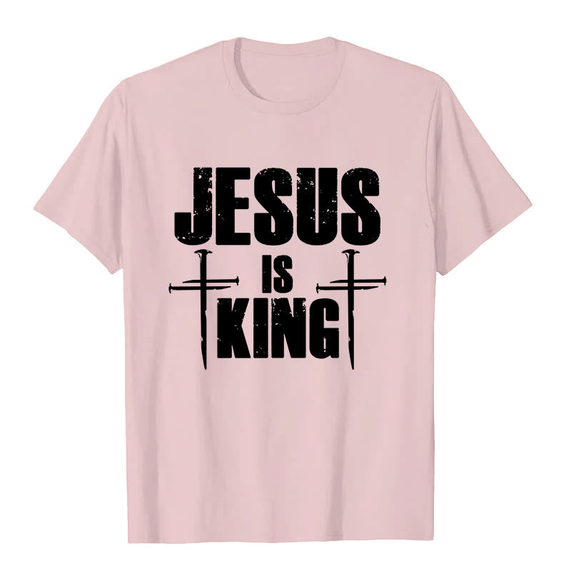 Christianartworkshop Gesù è il re 3 chiodi croce maglietta cristiana  - Rosa - 2XL - image 6