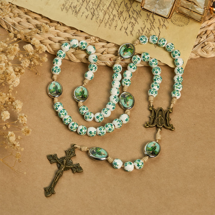 Christianartworkshop Grazioso rosario mariano con perline floreali verdi e ciondolo di San Giuda - image 3