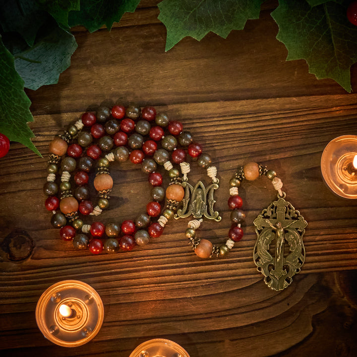 Christianartworkshop Rosario in legno tradizionale in stile natalizio: grani terrosi e crocifisso in bronzo - image 4