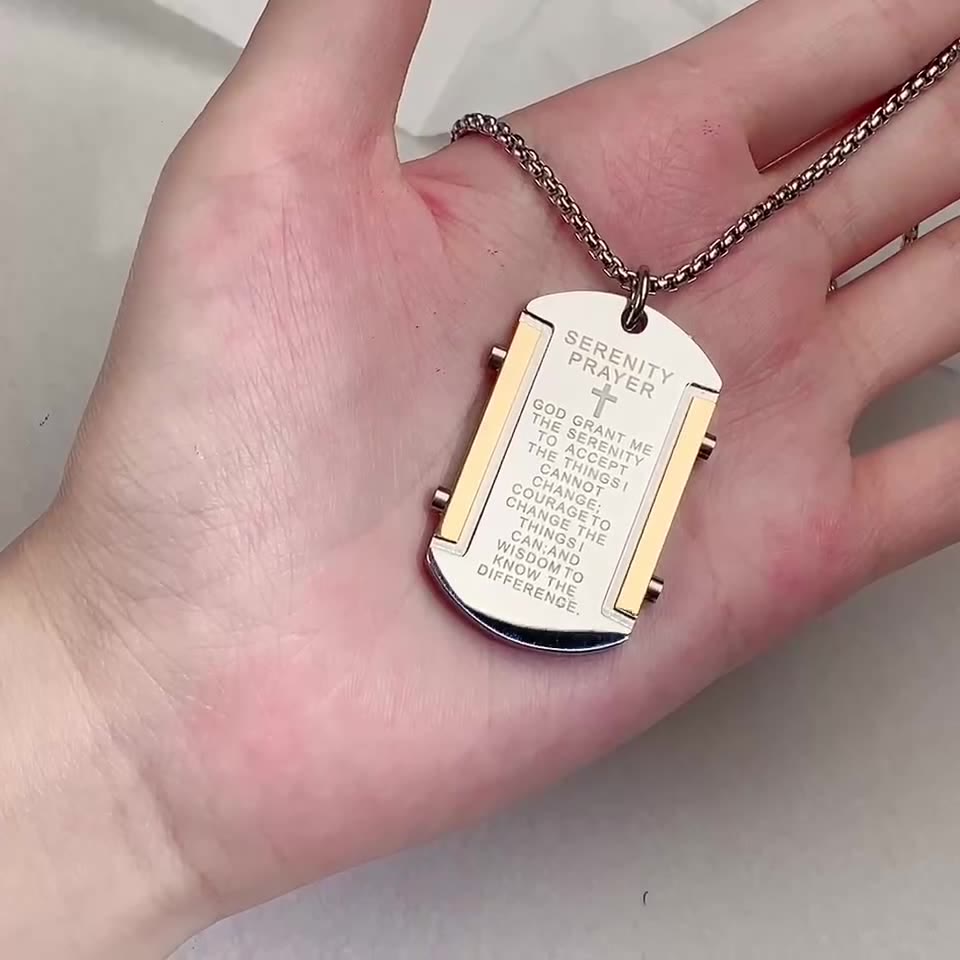 Collana con croce tricolore in acciaio inossidabile Christianartworkshop per la preghiera della serenità: devozione senza tempo - image 1